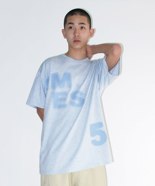 SPRAY 52 TYPO TEE - 3 COLORS BLUE