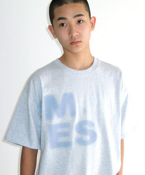 SPRAY 52 TYPO TEE - 3 COLORS BLUE