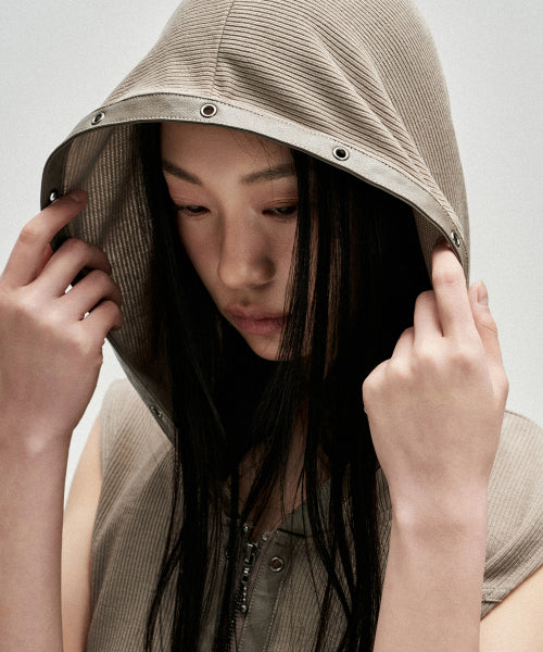 W EYELET CONTRAST HOOD VEST - - 2 COLORS BEIGE