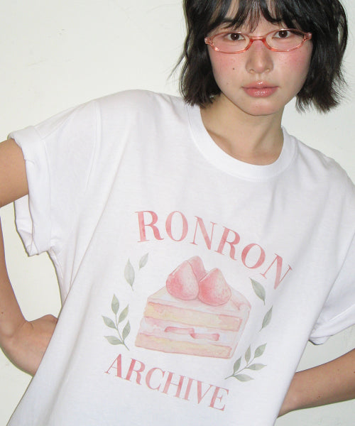 STRAWBERRY CAKE BASIC FIT T-SHIRT WHITE