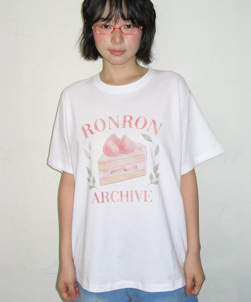 STRAWBERRY CAKE BASIC FIT T-SHIRT WHITE