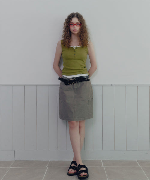 RIBBED BUTTON SLEEVELESS - 4 COLORS IVORY
