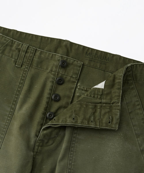 BACK SATIN FATIGUE SHORTS OLIVE