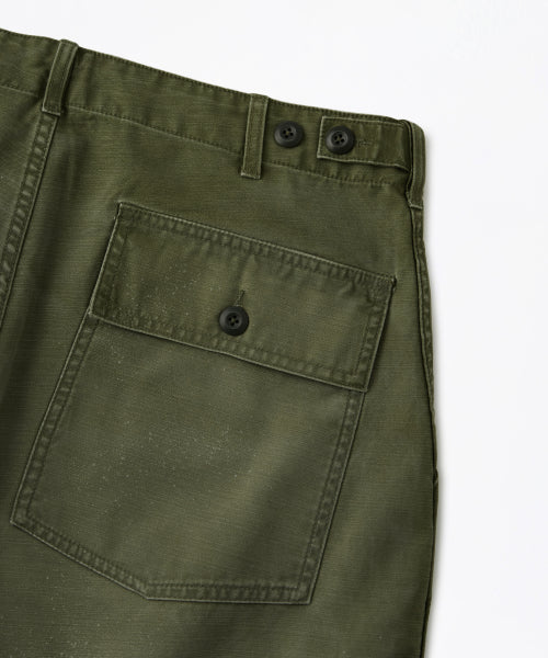BACK SATIN FATIGUE SHORTS OLIVE