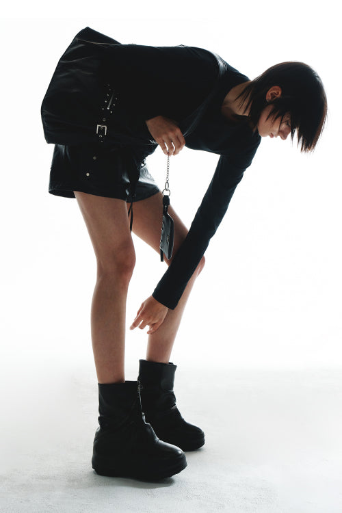 STUD DETAIL POINT POCKET BAG - 2 COLORS BLACK