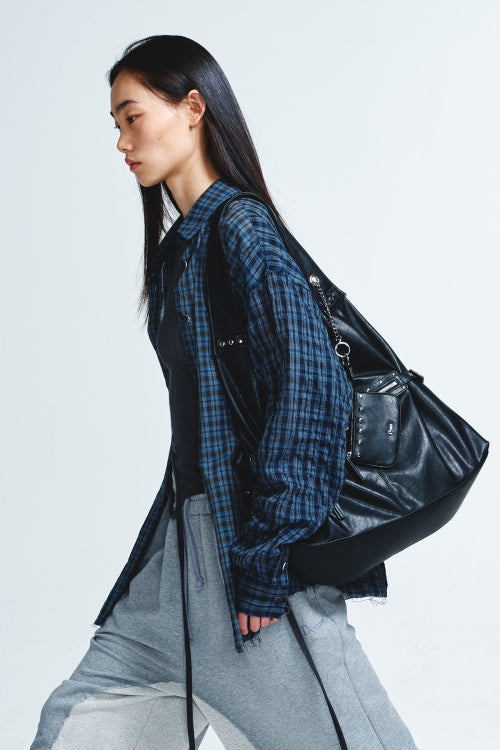STUD DETAIL POINT POCKET BAG - 2 COLORS BLACK