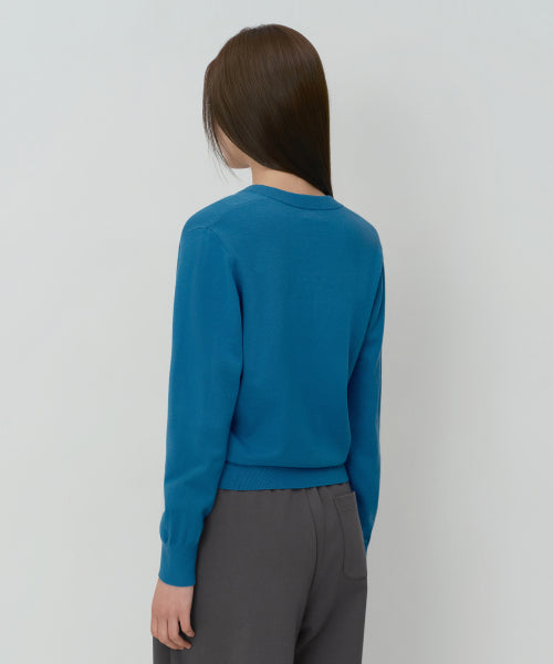 WOMEN'S ESSENTIAL V-NECK KNIT - 9 COLORS BLUE