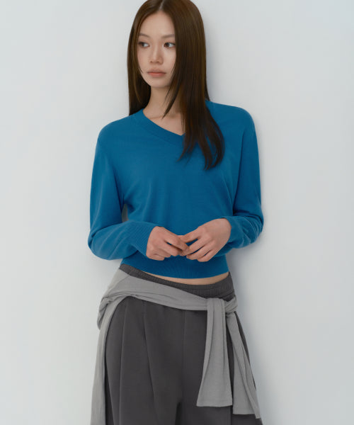 WOMEN'S ESSENTIAL V-NECK KNIT - 9 COLORS BLUE