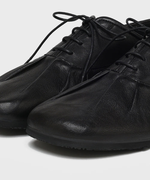 VIBRAM SHIRRING DETAIL DERBY BLACK