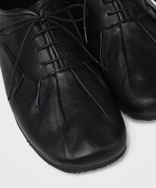 VIBRAM SHIRRING DETAIL DERBY BLACK