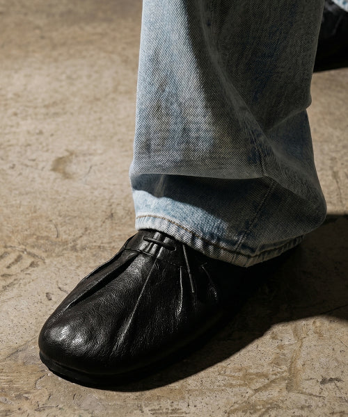 VIBRAM SHIRRING DETAIL DERBY BLACK
