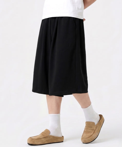 BALLOON CURVED SIDE TUCK BERMUDA PANTS - 2 COLORS BLACK