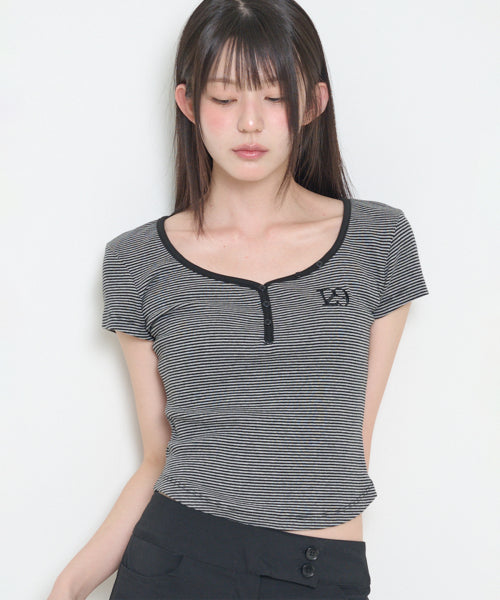 129 BUTTON HENLEY NECK T-SHIRT BLACK BLACK