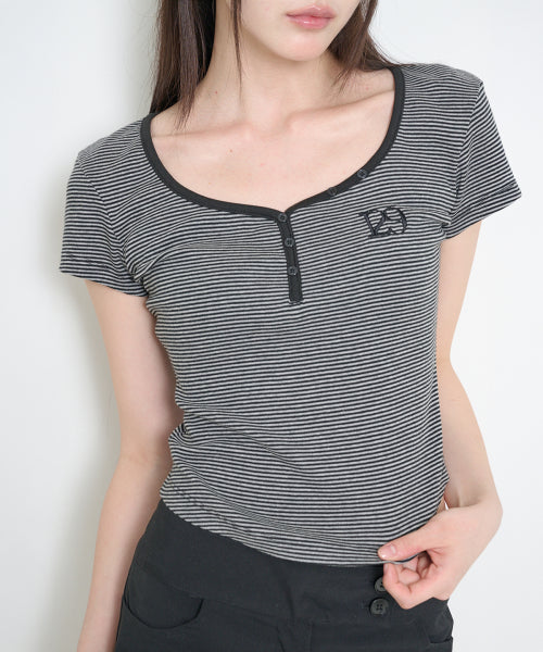 129 BUTTON HENLEY NECK T-SHIRT BLACK BLACK