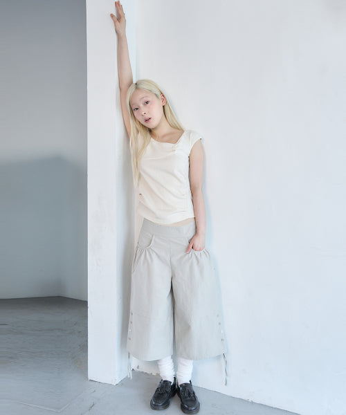 POCKET SHIRRING CAPRI PANTS - 2 COLORS BEIGE