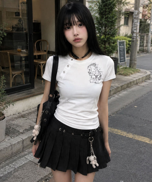 PONY GRAPHIC DIAGONAL BUTTON T-SHIRT - 2 COLORS IVORY