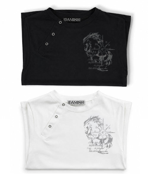 PONY GRAPHIC DIAGONAL BUTTON T-SHIRT - 2 COLORS BLACK