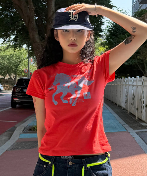 HORSE GRAPHIC PASTEL SLIM T-SHIRT - 3 COLORS RED