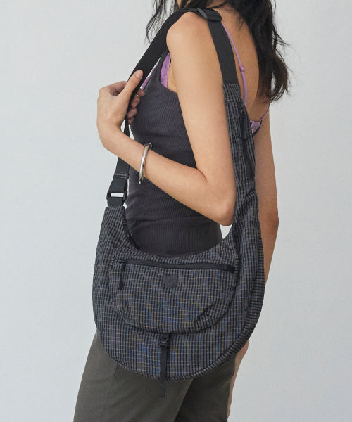 AIRY SLING BAG - 2 COLORS BLACK
