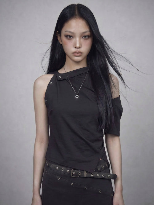 GLAM SNAP DETAIL ONE SHOULDER TOP BLACK