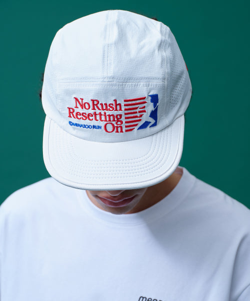 RUNNING SPORTS NO RUSH SHORT BRIM CAP - 5 COLORS WHITE