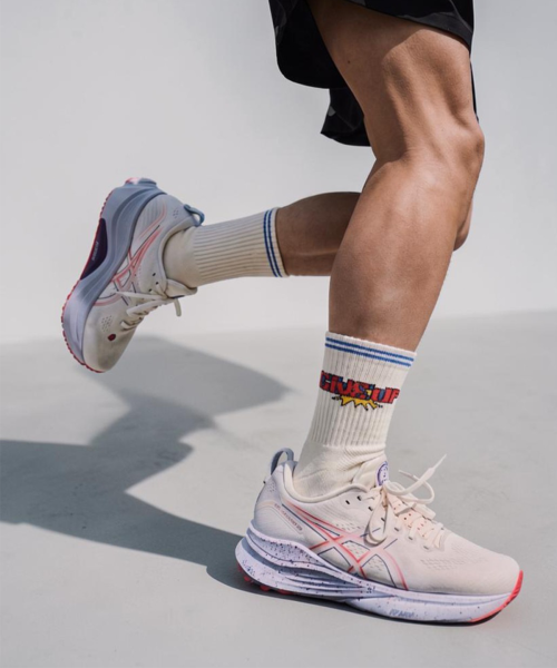 CUSHIONING RUNNING CREW SOCKS - NEVER GIVE UP AS SHOWN