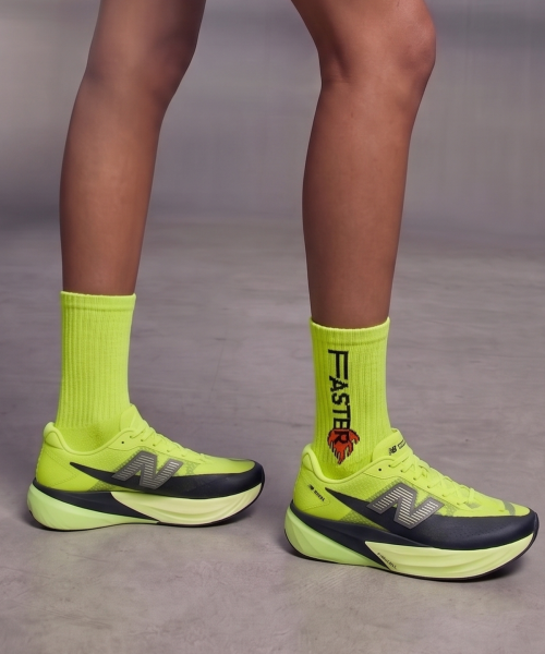 CUSHIONING RUNNING CREW SOCKS - MOVE FASTER AS SHOWN