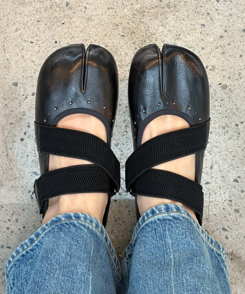 TABI POINT FLAT SHOES BLACK
