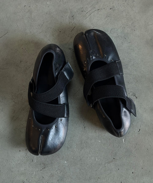 TABI POINT FLAT SHOES BLACK