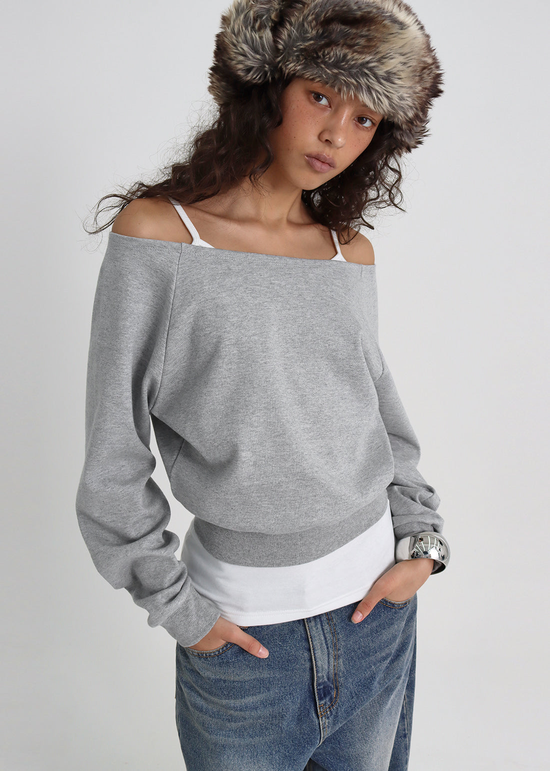 LIGHT SWEAT OFF-SHOULDER SWEATSHIRT 5