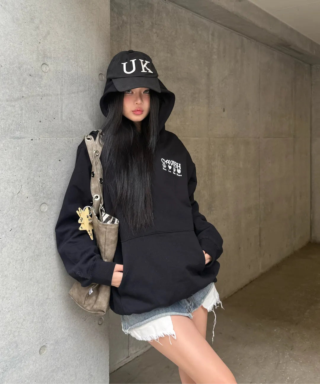 PLUR LOGO HOODIE BLACK