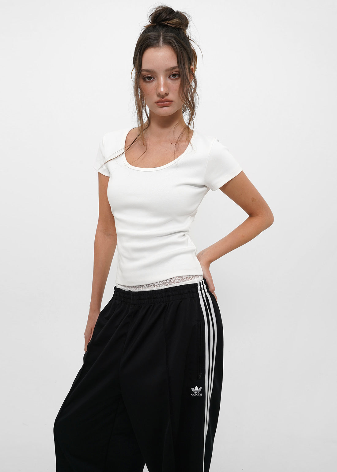 STANDARD SLIM U-NECK SHORT SLEEVE TEE 5
