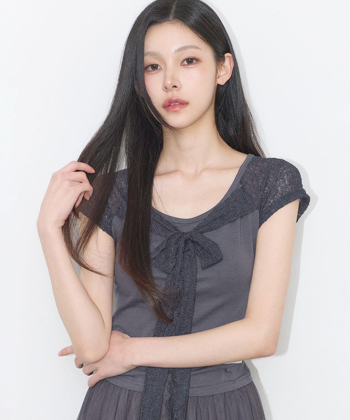 LACE RIBBON CONTRAST T-SHIRT