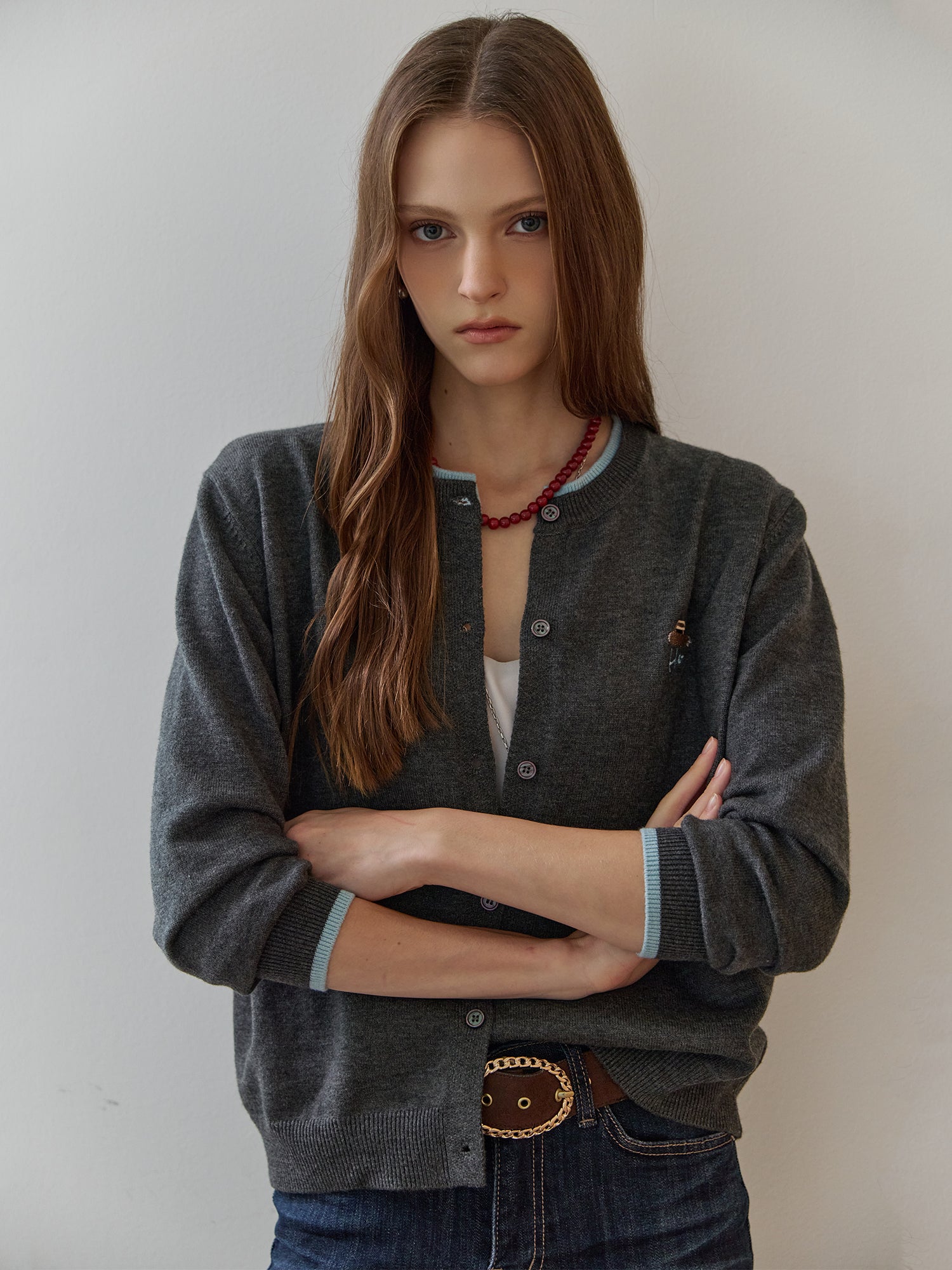 COLOR BLOCK ROUND NECK EMBROIDERY POINT CARDIGAN