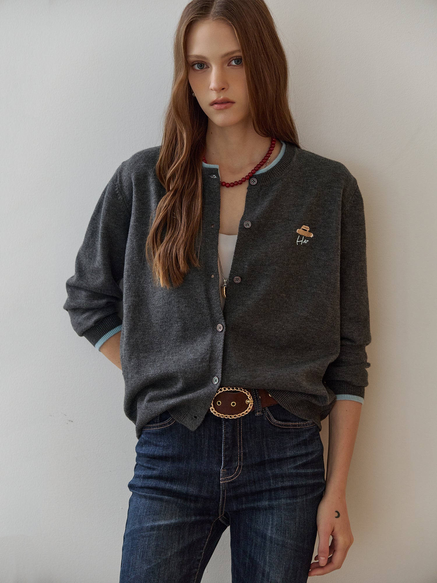 COLOR BLOCK ROUND NECK EMBROIDERY POINT CARDIGAN