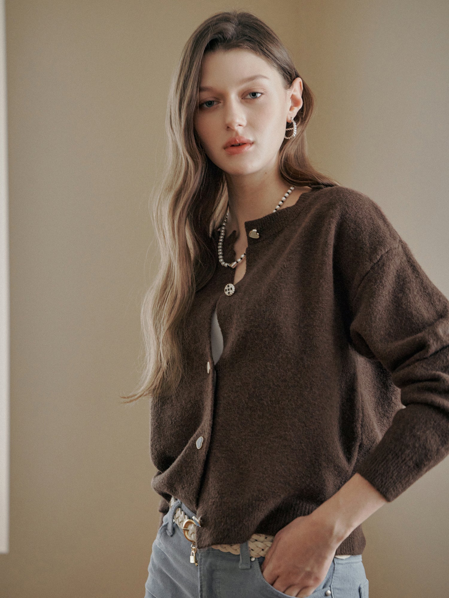 JEWELRY BUTTON ROUND NECK KNIT CARDIGAN